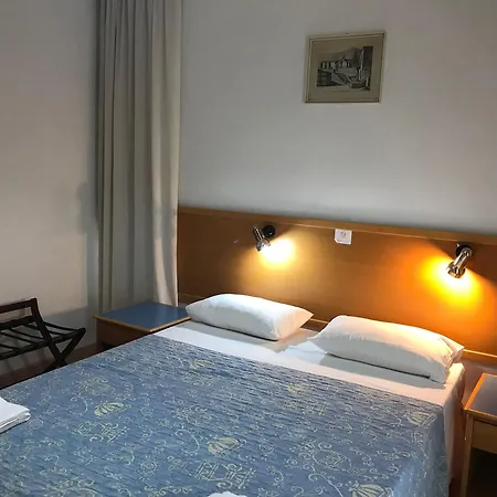 Daphne (adults Only)