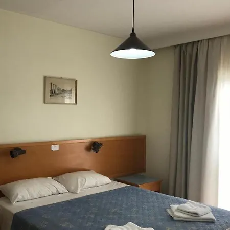 Ξενοδοχείο με διαμερίσματα Daphne (adults Only) 3*