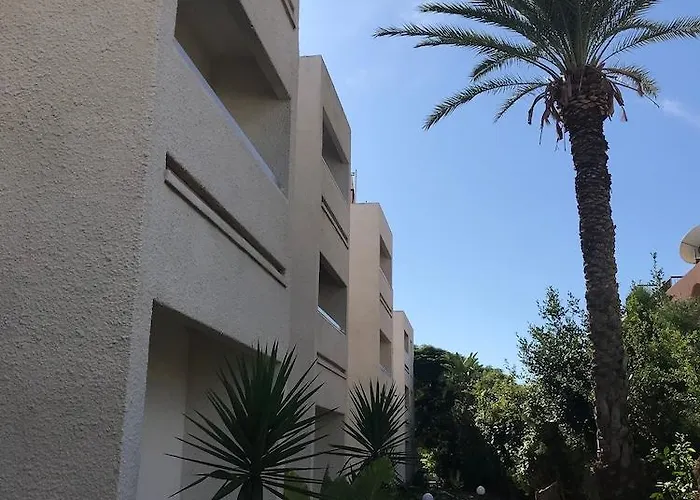 Daphne (adults Only) 3*