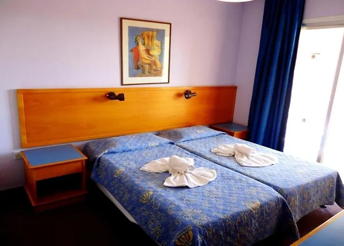 Daphne (adults Only) Lägenhetshotell Paphos